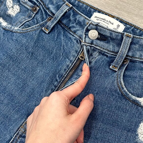 Abercrombie & Fitch High Rise Mom Jean Curve Love in Medium Wash Distressed - Picture 5 of 15